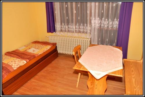 2 twin beds, 2 sofa beds