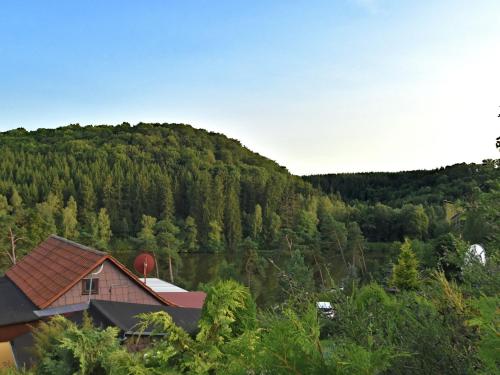 Cozy Holiday Home in G ntersberge with Garden