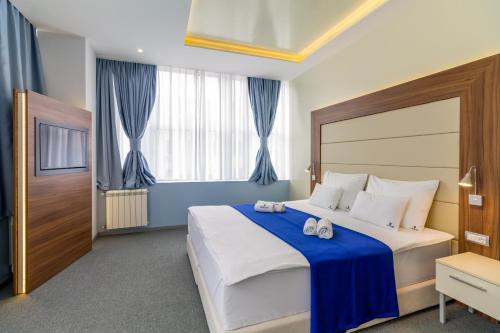 Privilege Suites by Central Park - image 12