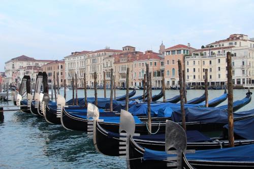 Inn Venice - image 2