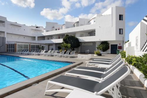 Aparthotel Vibra Mogambo - Adults only - Puig Manyà