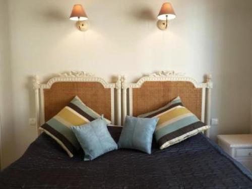 Beautifully decorated two bedroom apartment in the heart of Cannes five minutes walk from Palais 409