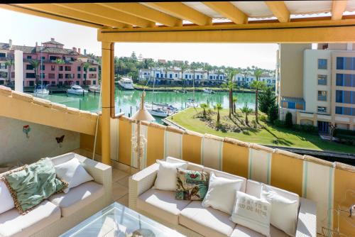  One&Lux Bright Penthouse with views to the Marina, Pension in Sotogrande