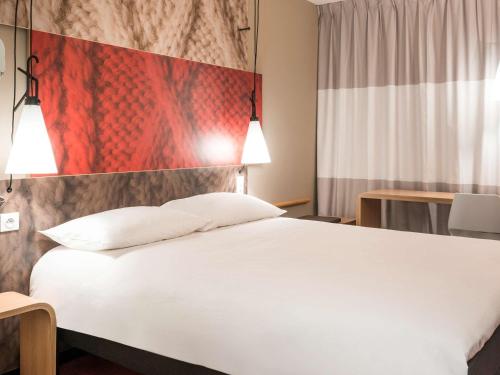 Double Sweet Room by Ibis