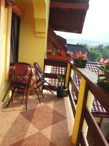 陽台/露台, Karisma Kriss in 蘇切維察