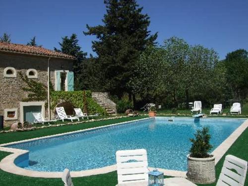 Peldbaseins, Domaine Saint Andrieu in Ladern-sur-Lauquet