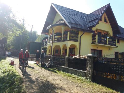 外部景觀, Karisma Kriss in 蘇切維察