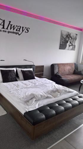 Top Oder Apartments- private parking
