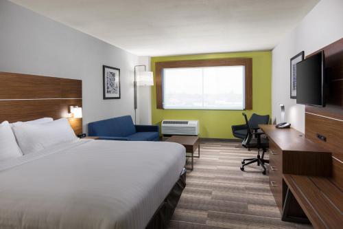 Holiday Inn Express Visalia-Sequoia Gateway Area, an IHG Hotel