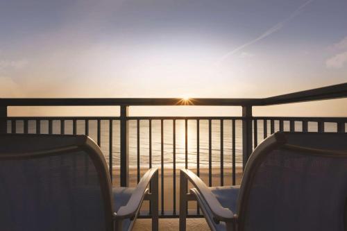 Queen Room with Two Queen Beds - Oceanfront image 8