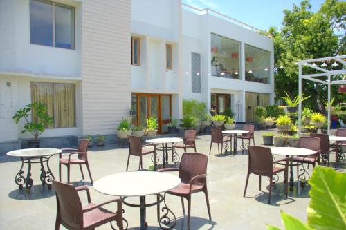 Facilities, Hotel Villa Highnest - Oragadam - Sriperumpudur in Sriperumbudur