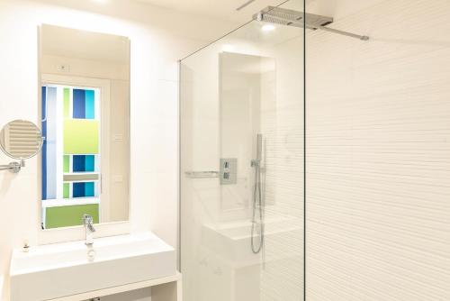 Hotel Tenda Rossa – Marina di Carrara, WI
