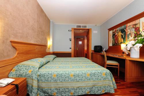 Grand Hotel Assisi - image 4