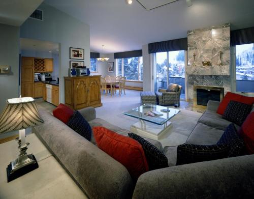Vail's Mountain Haus in Vail (CO)
