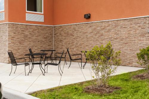 Days Inn by Wyndham Evans Mills/Fort Drum image 21