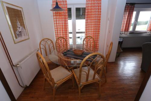 Vila Jela Tornik in Dobroselica