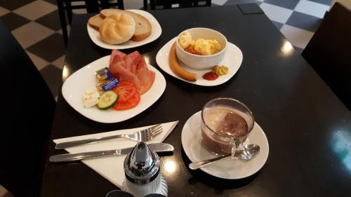 Center Hotel Essen - image 9