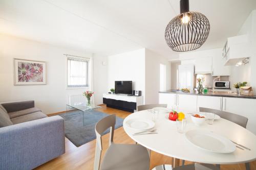 BJØRVIKA APARTMENTS Teaterplassen Oslo city center - image 10