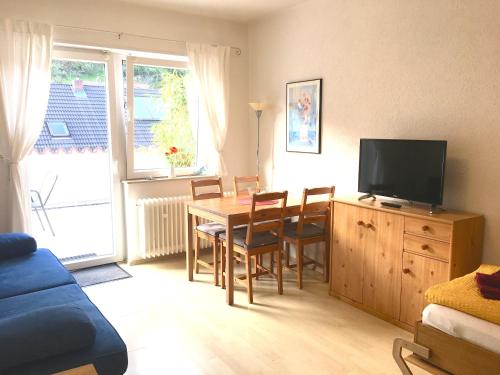 Apartmenthaus Zum Lowen Heidelberg - Ziegelhausen Ideally located in the Heidelberg-Ziegelhausen area, Apartmenthaus Zum Löwen Heidelberg - Ziegelhause promises a relaxing and wonderful visit. The property offers guests a range of services and ame