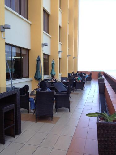 balkon/terras, Gaya Centre Hotel in Kota Kinabalu