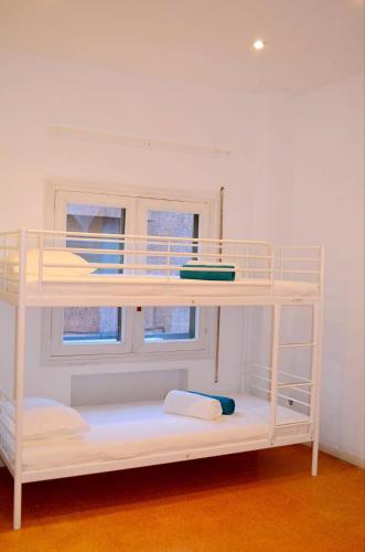 Camera condivisa, dormitorio misto