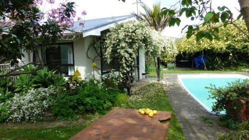 บริการและสิ่งอำนวยความสะดวก, Ashcroft Gardens Bed & Breakfast in เชอร์วัวส์ทาวน์