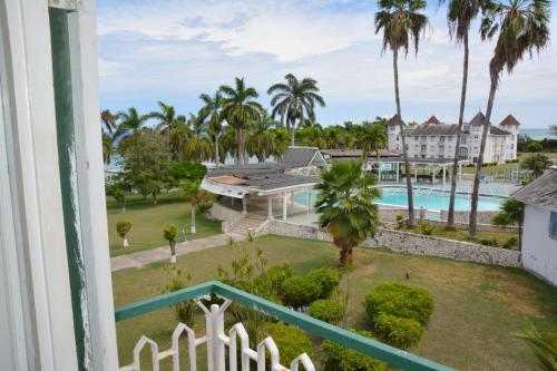 Näkymä, Seacastles by the beach/pool in Montego Bay