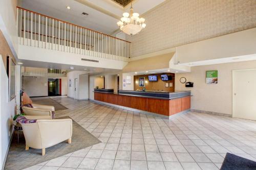Lobby, Motel 6-Santa Ana, CA - Irvine - Orange County Airport in Santa Ana (CA)