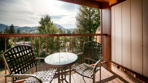 Best Western Plus Humboldt House Inn - image 5