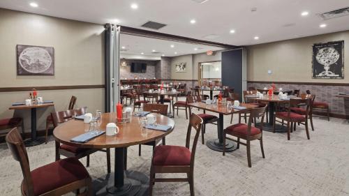 Best Western Premier Executive Residency Detroit Southfield Hotel - image 7