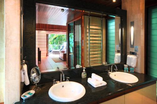 17 Wharf Street - Luxury Holiday Home Port Douglas