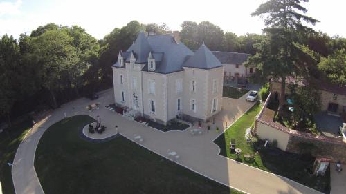 Le Petit Château des Cedres