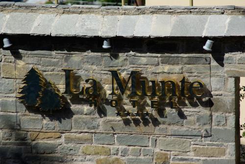 Hotel La Munte Mountain Resort in Anilio