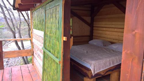 2 twin beds