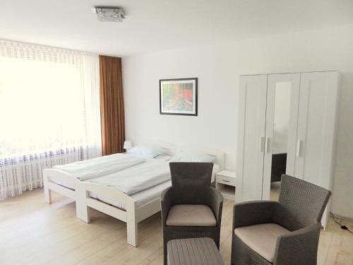 Apartment B208