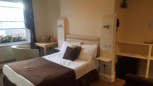 1 double bed