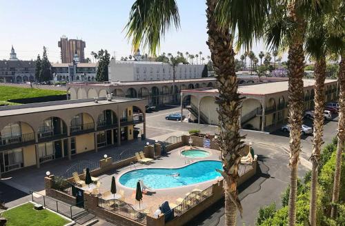 Kings Inn Anaheim at The Park & Convention Center - image 7