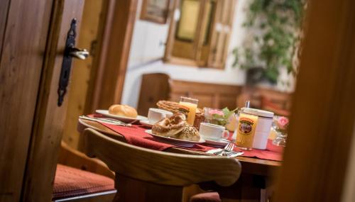 餐飲選擇, Hotel-Gasthof Adler in 林道市中心