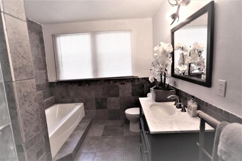 Napa Farmhouse Inn - image 7
