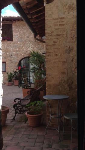 Private Room in small medieval borgo - image 3