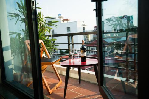 Royal Hotel near Ba Dinh Square