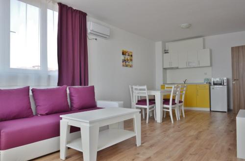 Apartcomplex Chateau Aheloy - image 2