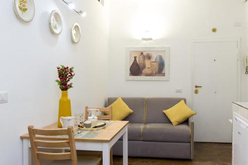STELLA'S APARTMENT IN MONTI, Rome (photo 7)