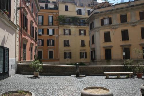STELLA'S APARTMENT IN MONTI, Rome (photo 3)