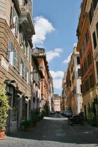 STELLA'S APARTMENT IN MONTI, Rome (photo 2)