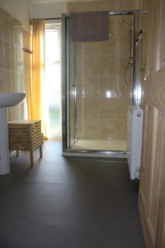 Душ, Inver bay apartment in Fearn