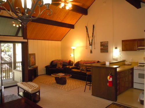 

Two-bedroom Deluxe Unit #69