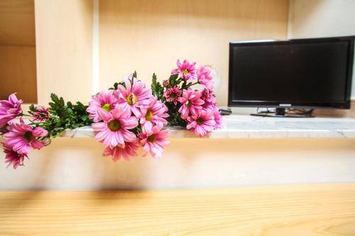 Single Room image 7