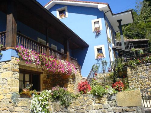 . La Casona de Cardes