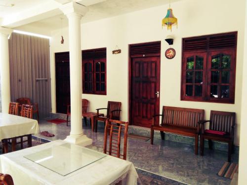 ทัศนียภาพ, Radha Tourist Home in โปลอนนารุวา